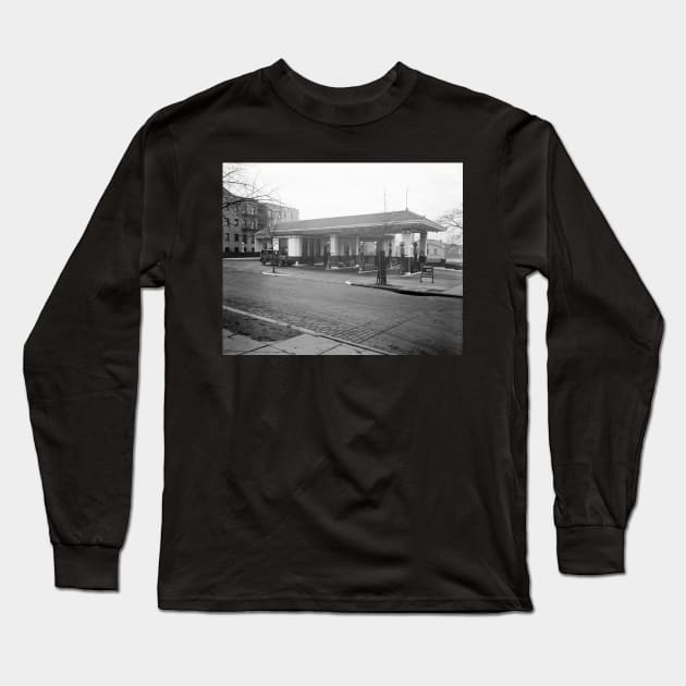 Amoco Gas Station, 1925. Vintage Photo Long Sleeve T-Shirt by historyphoto